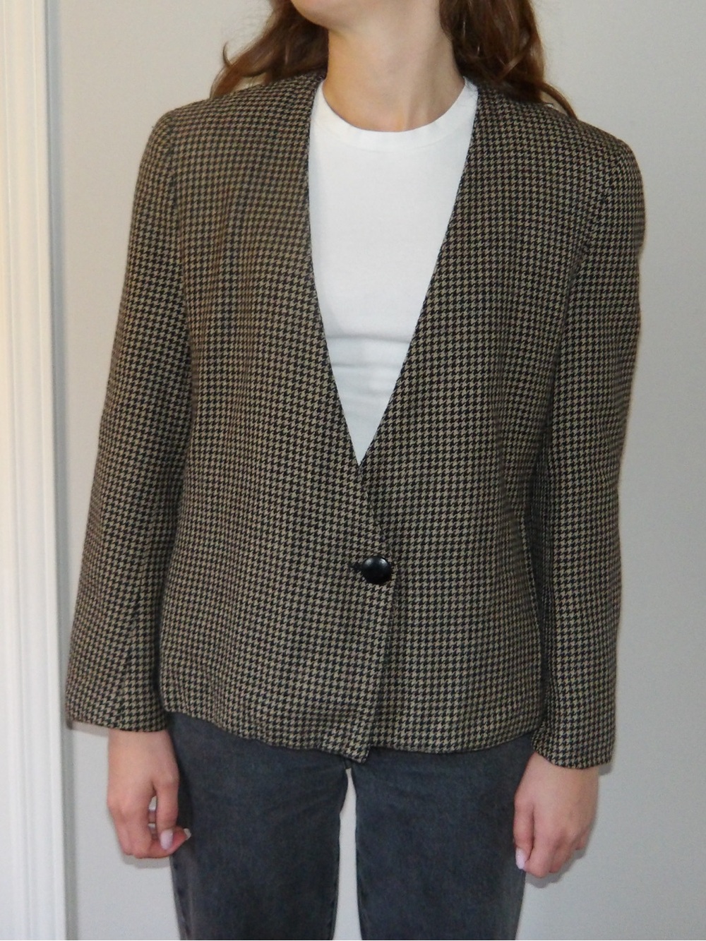 ALFRED SUNG Houndstooth Single-Button Blazer in Brown and Black